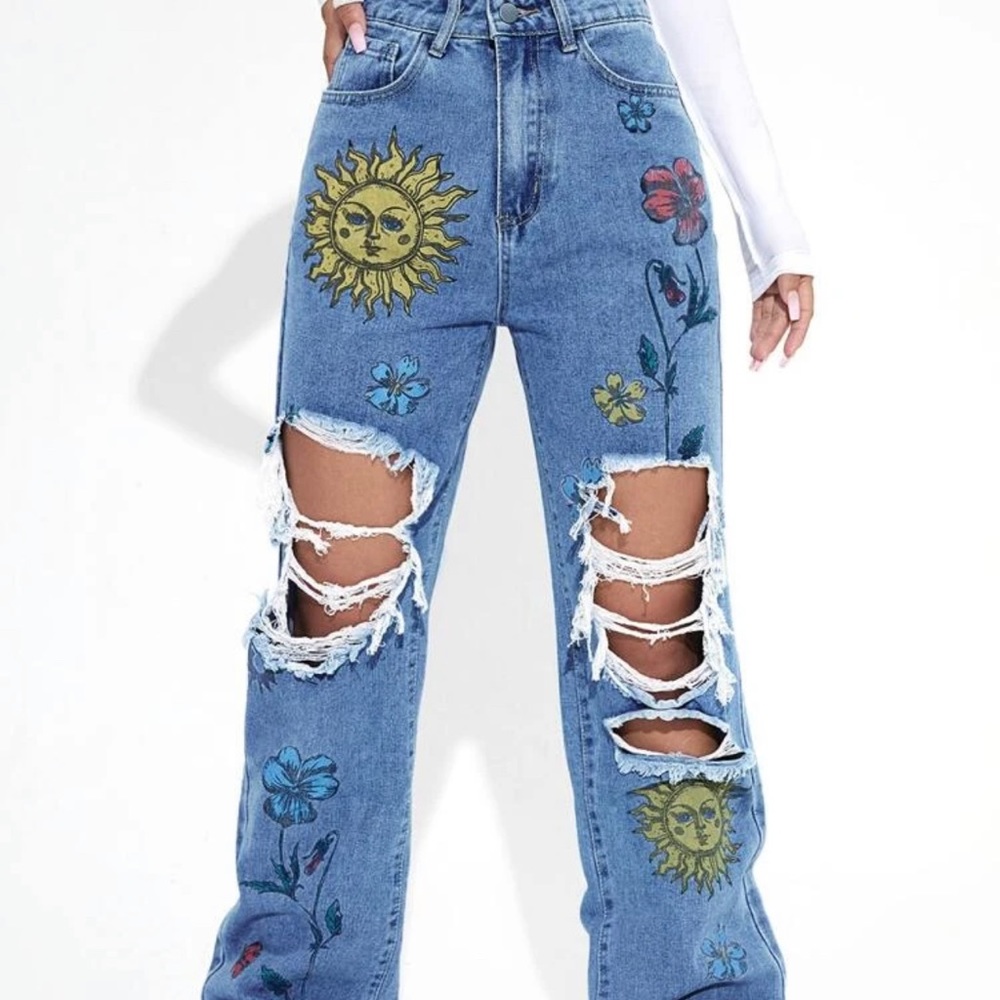 High rise floral painted jeans🌞